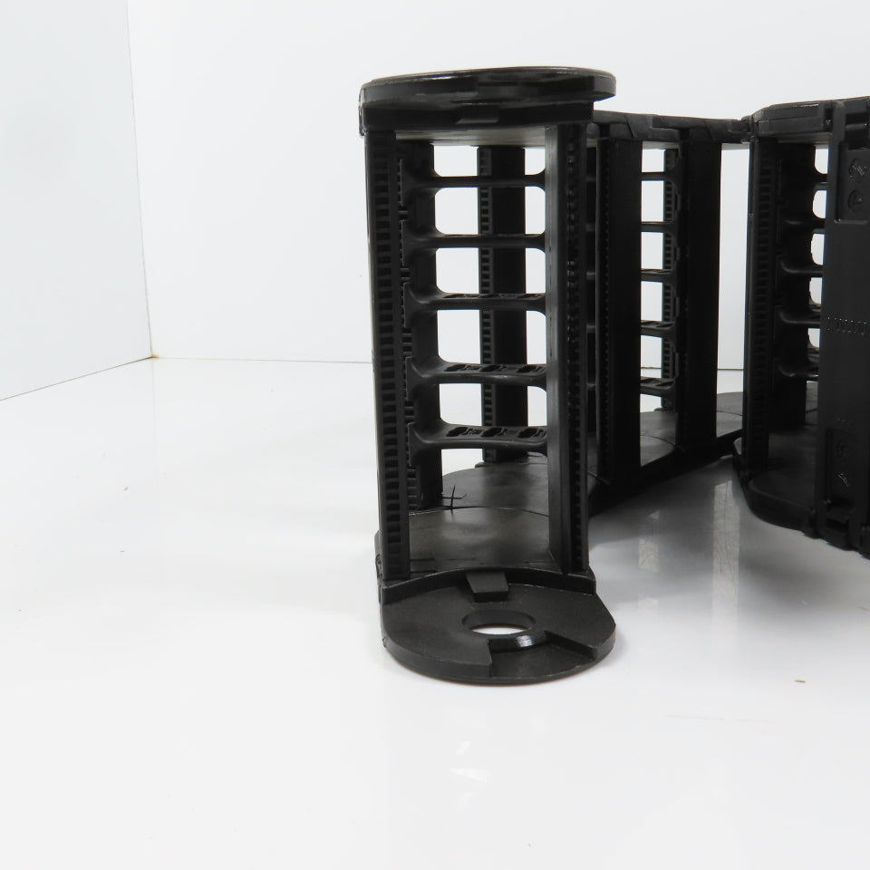 Igus 2700.10.100 71-1/2" OAL Cable Carrier Energy Drag Chain 35 x 100mm ID