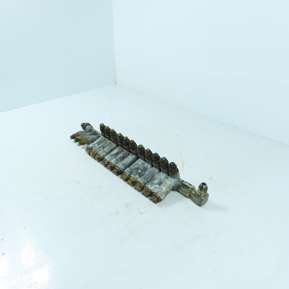 Vogel 14 Port Piston Oil Lubricator Distributor Manifold