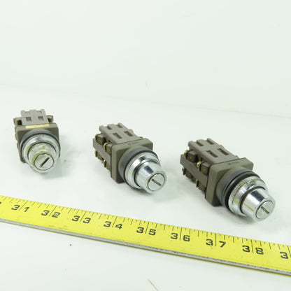 Izumi 41-10569 2 Position Key Selector Switch 125-300VAC Lot Of 3
