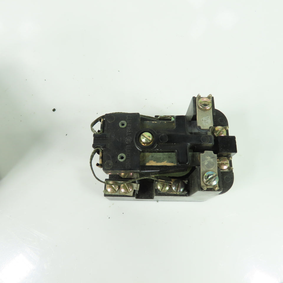 General Electric 2790E100A96 10A Relay 240V 40Hz NEW