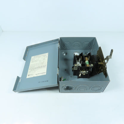 Square D D221N 30A, 2 Pole Fusible Safety Disconnect Switch 240V