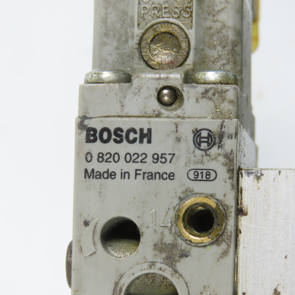 Bar GTE-096/090-08-V17-F Pneumatic Valve Actuator W/ Bosch 0820022957 24/48V