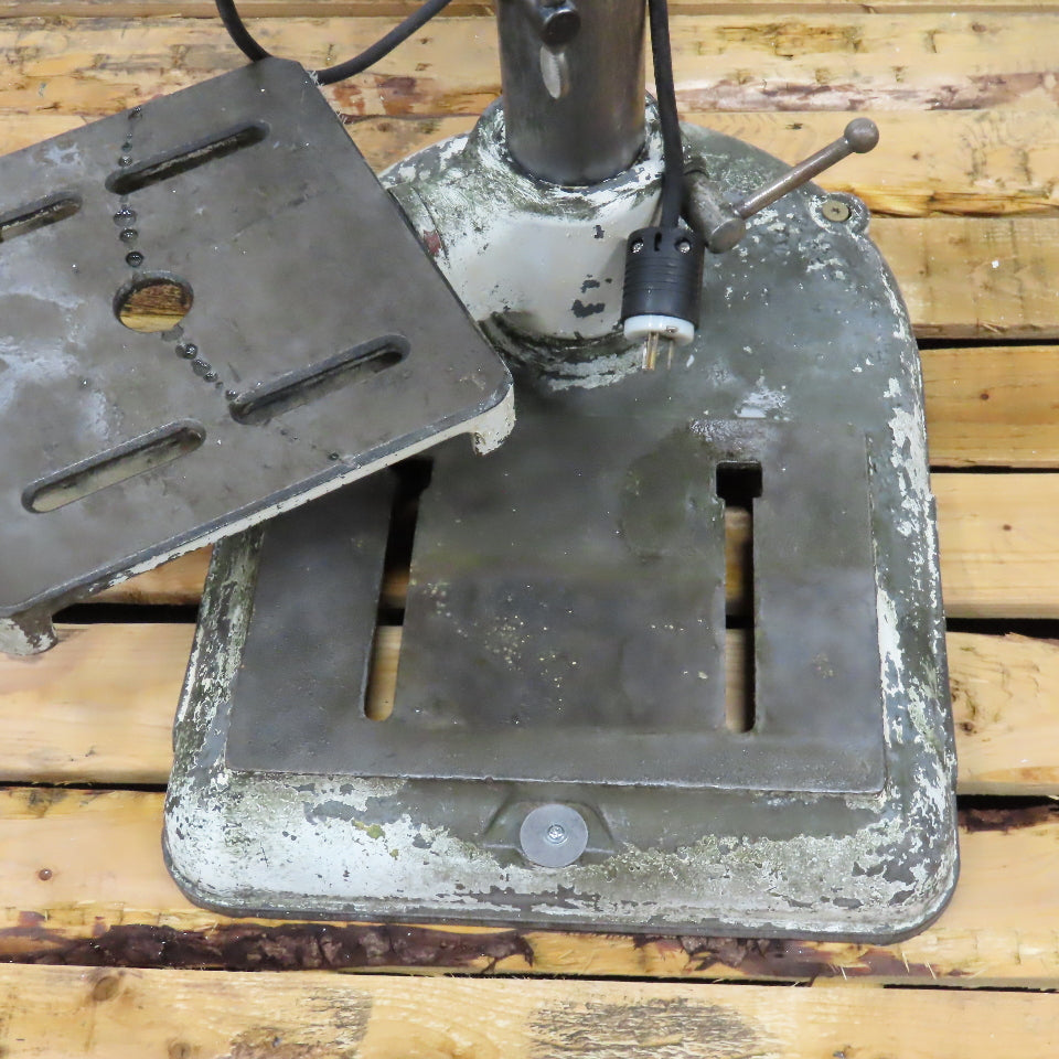 Walker Turner 15" Bench Model Drill Press 7" Throat 115-208/230V 4" Stroke