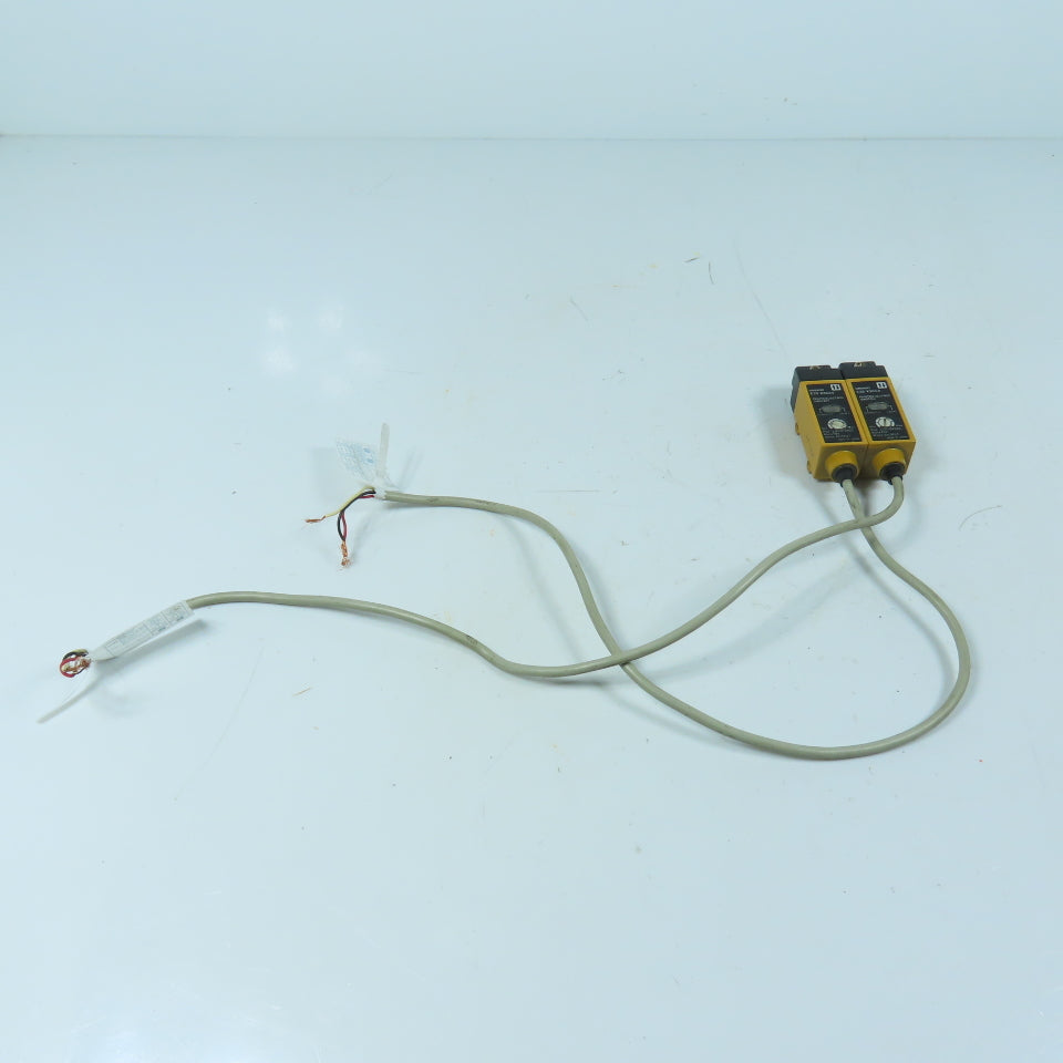 Omron E3S-X3CE4 Photoelectric Switches 12-24VDC Lot Of 2