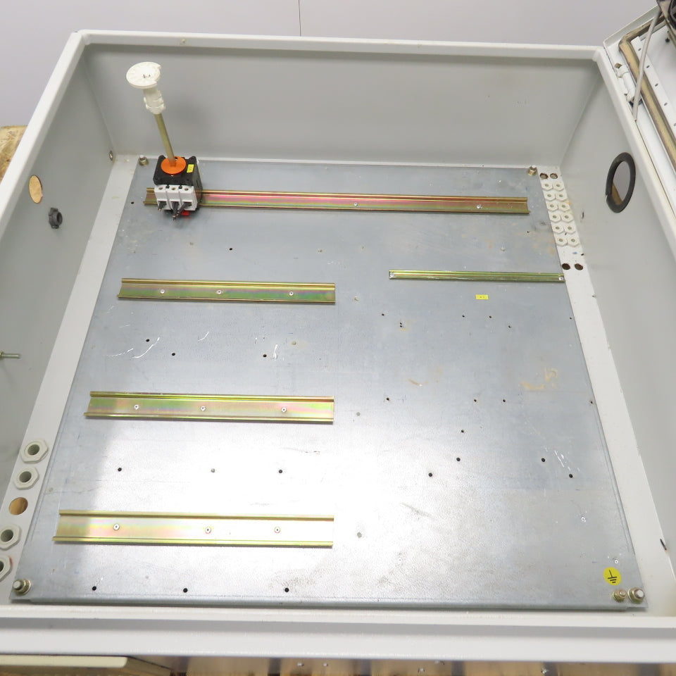 31.5" x 31.5" x 9" Steel Electrical Enclosure W/Disconnect