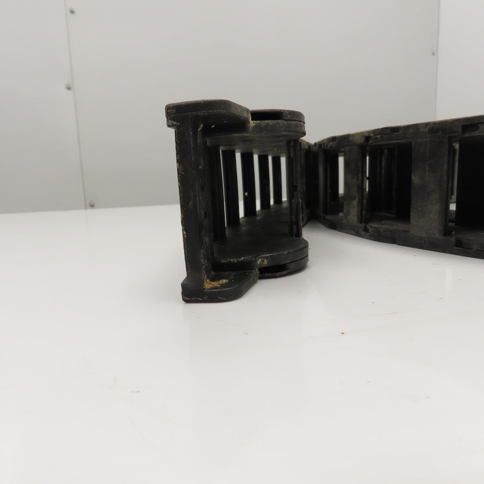 Igus 26.05.150 8' OAL Cable Carrier Energy Drag Chain 50mm x 40mm W/Anchors