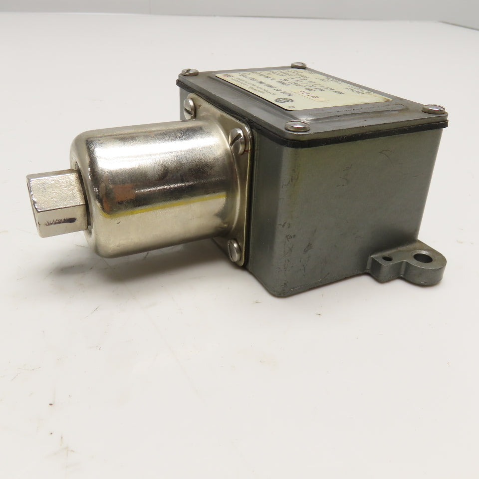 United Electric J6D 142 9550 0-18PSI Pressure Switch 1/4" NPT 125/277VAC