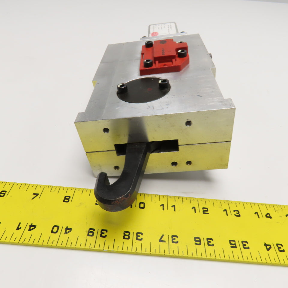 Destaco 82P35 5400000-NPT Pneumatic Hook Pin Locating Clamp