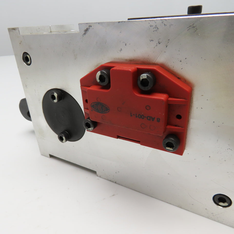 Destaco 82P35 5400000-NPT Pneumatic Hook Pin Locating Clamp