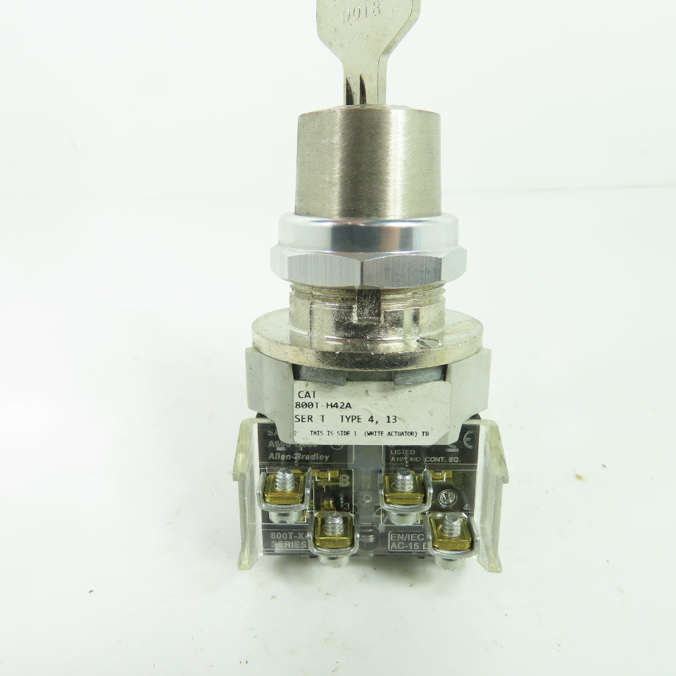 Allen Bradley 800T-H42A 2-Position Selector Switch Ser T Type 4,13 W/ Key