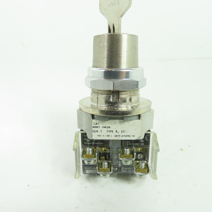 Allen Bradley 800T-H42A 2-Position Selector Switch Ser T Type 4,13 W/ Key