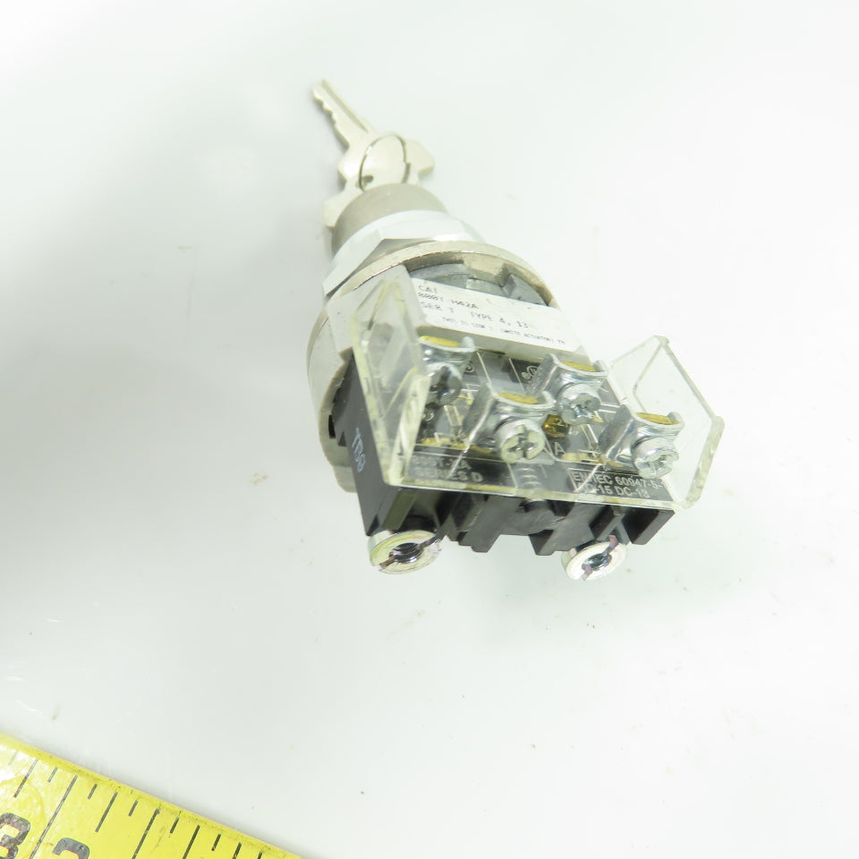 Allen Bradley 800T-H42A 2-Position Selector Switch Ser T Type 4,13 W/ Key