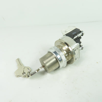 Allen Bradley 800T-H42A 2-Position Selector Switch Ser T Type 4,13 W/ Key