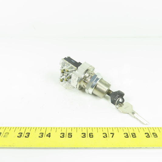 Allen Bradley 800T-H42A 2-Position Selector Switch Ser T Type 4,13 W/ Key