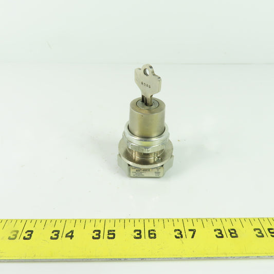 Allen Bradley 800T-H3212 2-Position Selector Switch Ser T Type 4,13 w/ Key