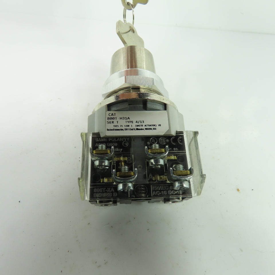 Allen Bradley 800T-H3212 2-Position Selector Switch Ser T Type 4,13 w/ Key