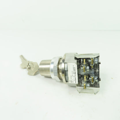 Allen Bradley 800T-H3212 2-Position Selector Switch Ser T Type 4,13 w/ Key