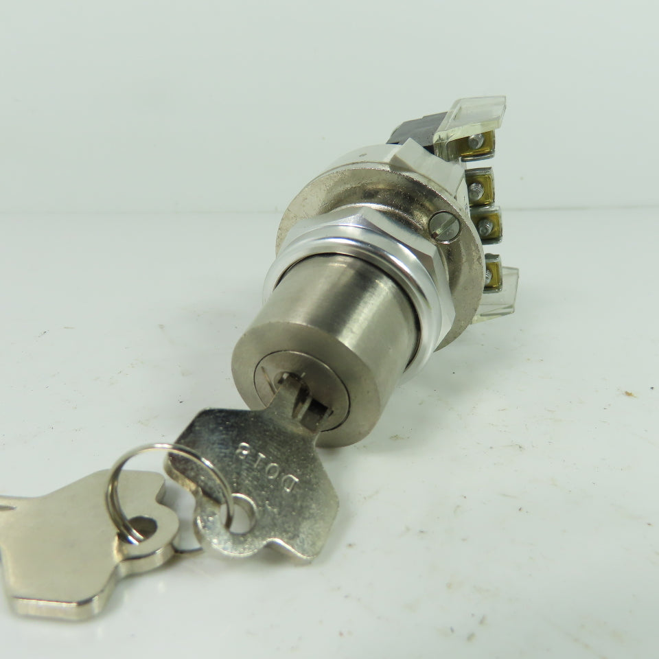 Allen Bradley 800T-H3212 2-Position Selector Switch Ser T Type 4,13 w/ Key