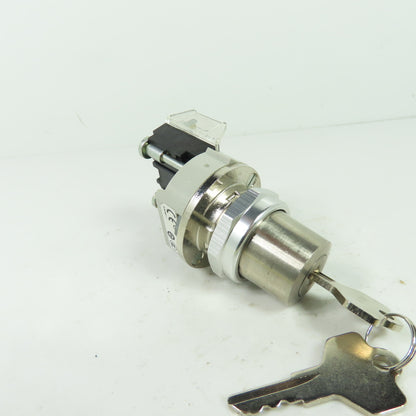 Allen Bradley 800T-H3212 2-Position Selector Switch Ser T Type 4,13 w/ Key