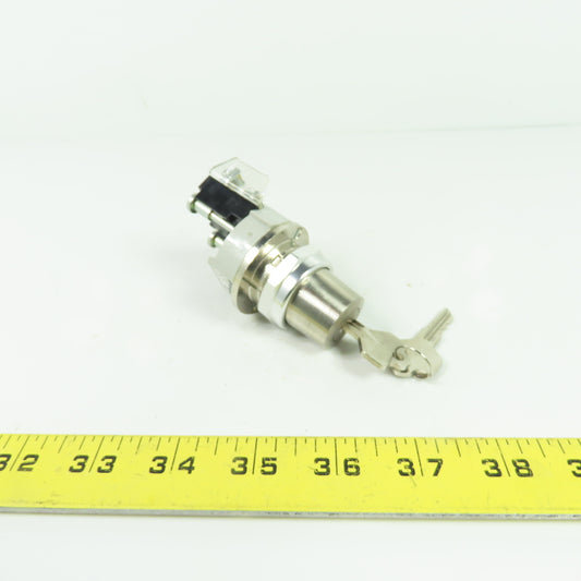 Allen Bradley 800T-H3212 2-Position Selector Switch Ser T Type 4,13 w/ Key