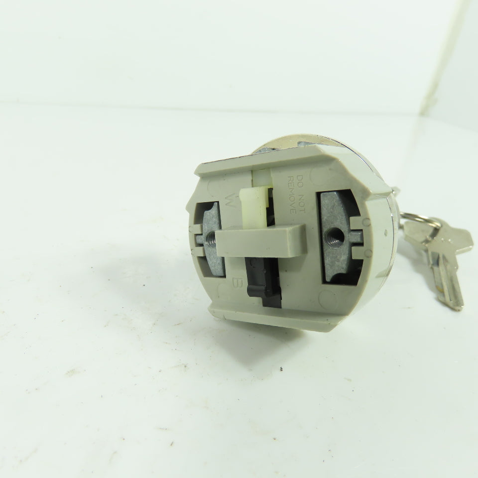 Allen Bradley 800T-H3212 2-Position Selector Switch Ser T Type 4,13 w/ Key