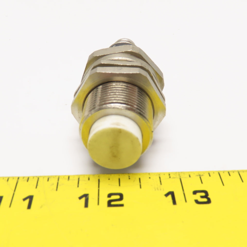 IFM IG5841 IGK3012-BPKG/US Inductive Proximity Sensor W/ 24mm Adapter