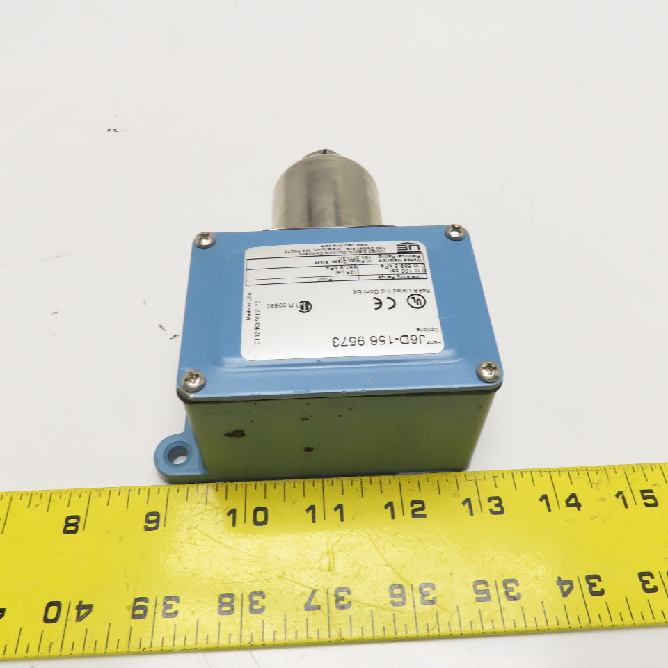 United Electric Controls J6D-156 9573 0-100PSI Pressure Switch 1/4" NPT 277VAC