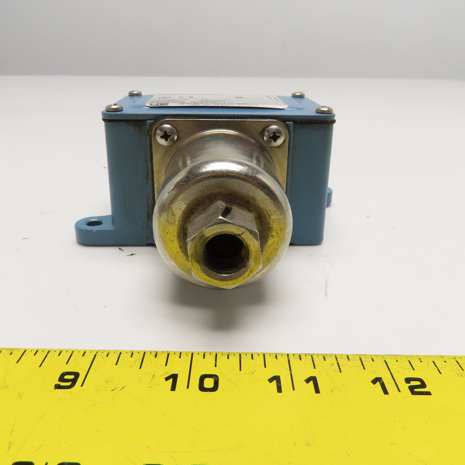 United Electric Controls J6D-156 9573 0-100PSI Pressure Switch 1/4" NPT 277VAC