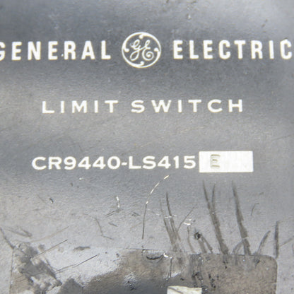 General Electric CR9440-LS415E Right Handed Operator Cam Roller Limit Switch