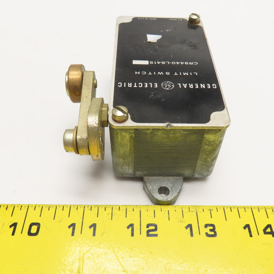 General Electric CR9440-LS415E Right Handed Operator Cam Roller Limit Switch