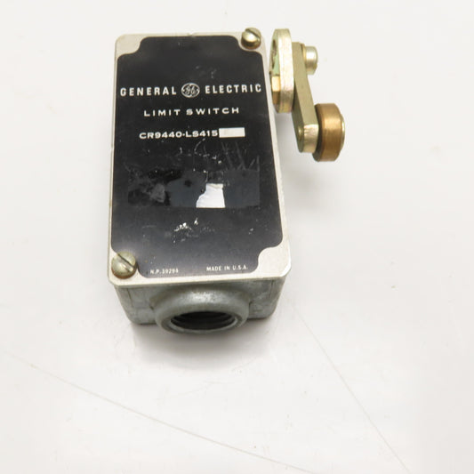 General Electric CR9440-LS415E Right Handed Operator Cam Roller Limit Switch