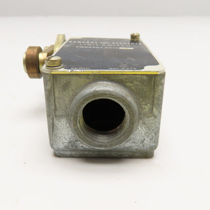 General Electric CR9440-LS415D Left Handed Operator Cam Roller Limit Switch