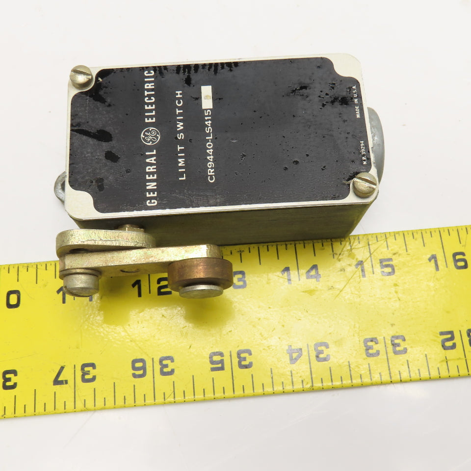 General Electric CR9440-LS415D Left Handed Operator Cam Roller Limit Switch