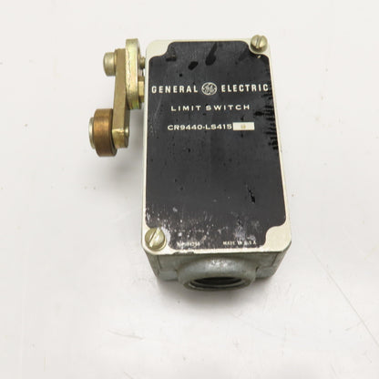 General Electric CR9440-LS415D Left Handed Operator Cam Roller Limit Switch