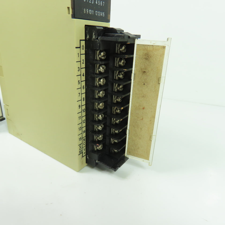 Omron C200H-OD212 Output Module 24VDC 0.3A/Point 4.8A/Unit Lot Of 2