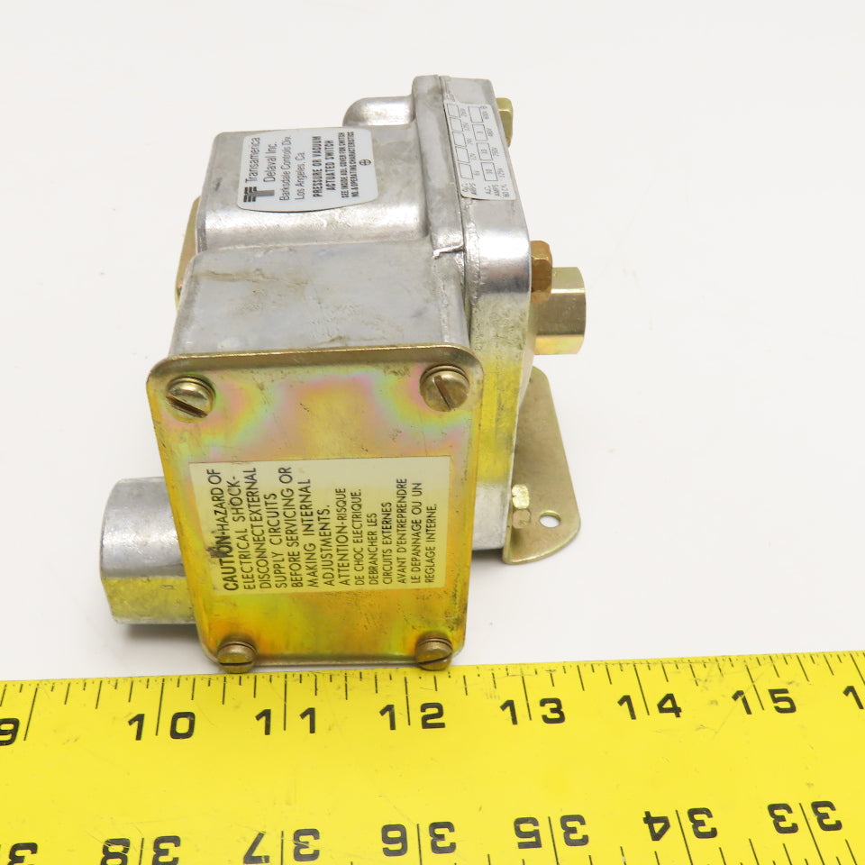 Barksdale D1T-H2 Pressure Or Vacuum Actuated Switch .018-1.7PSI