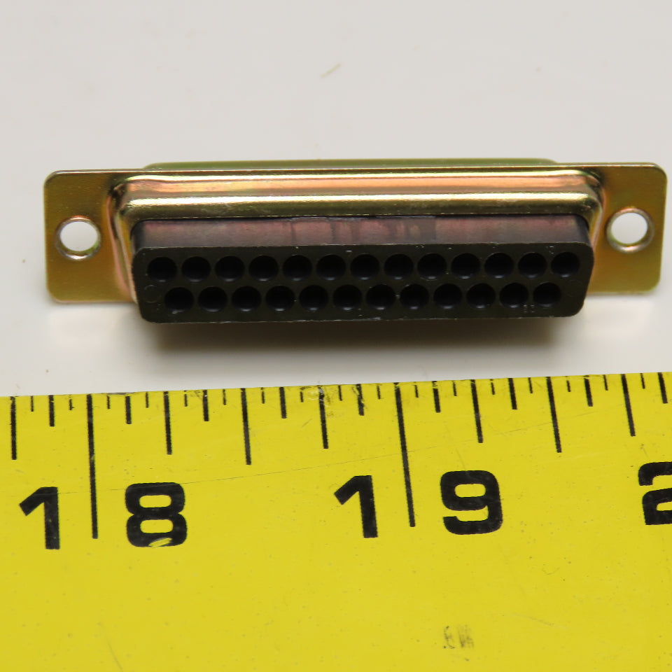 Cinch DBC 25S 25 Position Sub-D Connector Lot Of 34