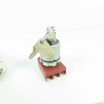 General Electric P9MSCZ0T95 Key Selector Switch NEW