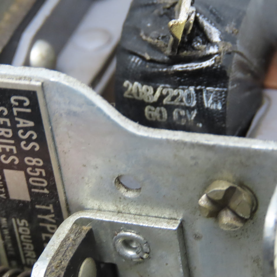 Square D 8501 P04 Contactor Relay 208/220V Coil