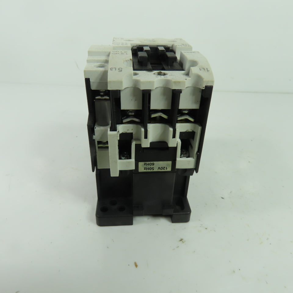 Idec YC1U-18 Contactor 600VAC 35A 120V Coil