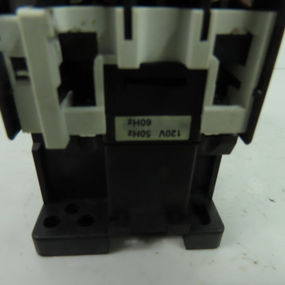 Idec YC1U-18 Contactor 600VAC 35A 120V Coil