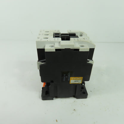 Idec YC1U-18 Contactor 600VAC 35A 120V Coil