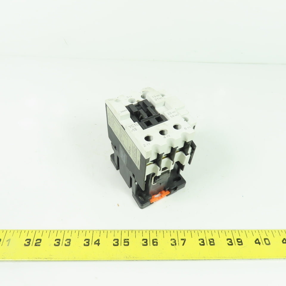 Idec YC1U-18 Contactor 600VAC 35A 120V Coil