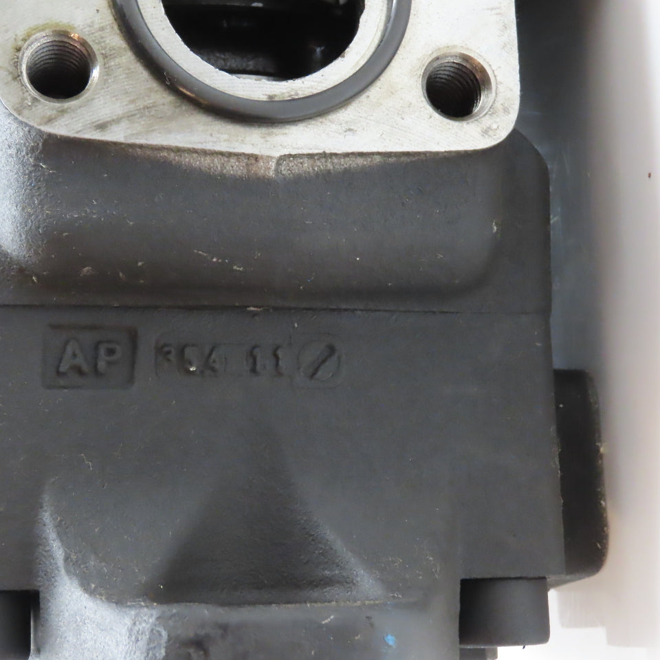 AP 35411 93466550 Cast Iron Hydraulic Gear Pump Splined Shaft