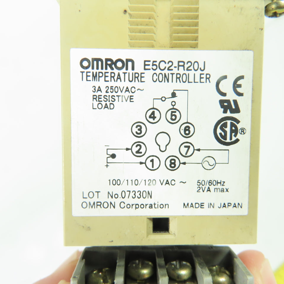 Omron E5C2-R20J Temperature Controller 3A 250VAC