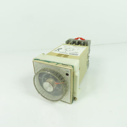 Omron E5C2-R20J Temperature Controller 3A 250VAC