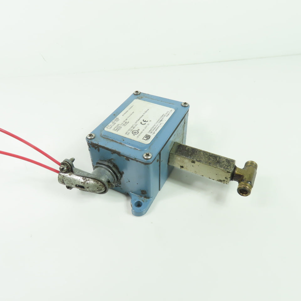 UE United Electric J6-266 Pressure Switch 15A 480VAC 0-100PSI Range 150PSI Proof