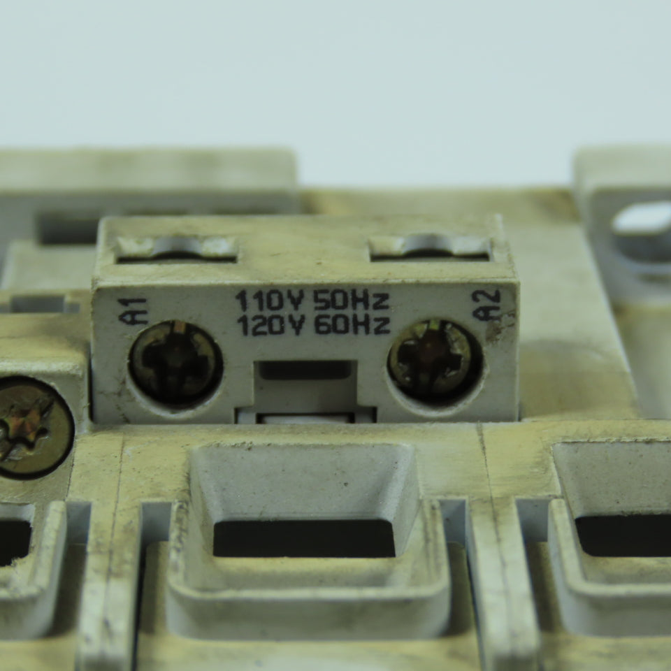 Allen-Bradley 100-C72*00 IEC Contactor 3-Pole 72A 600V Max 50HP @ 460V 120V Coil