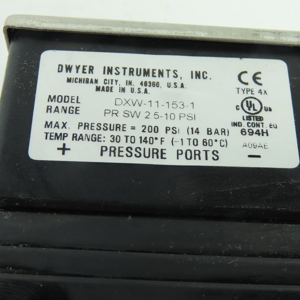 Dwyer DXW-11-153-1 Differential Pressure Switch 2.5-10PSI Range 200PSI 1/4"NPT