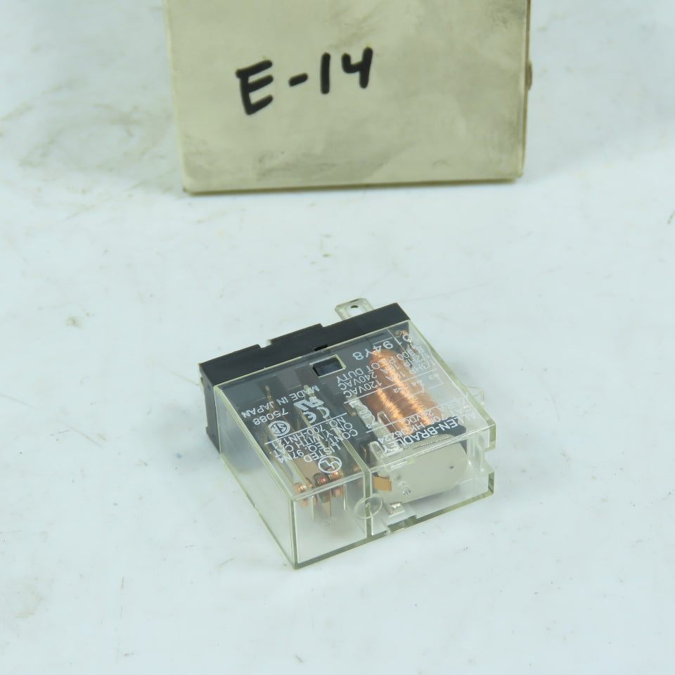 Allen-Bradley 700-HK36Z24 Slim Line Plug In Relay 24VDC Ser A Lot Of 3